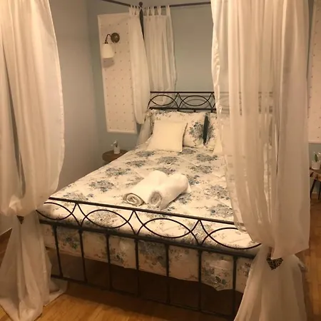 홈스테이 Syntagma Private Sweet Safe Double With Shared Bathroom *