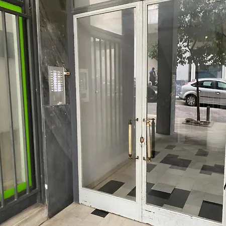 Syntagma Private Sweet Safe Double With Shared Bathroom Δωμάτια σε οικογενειακή κατοικία *