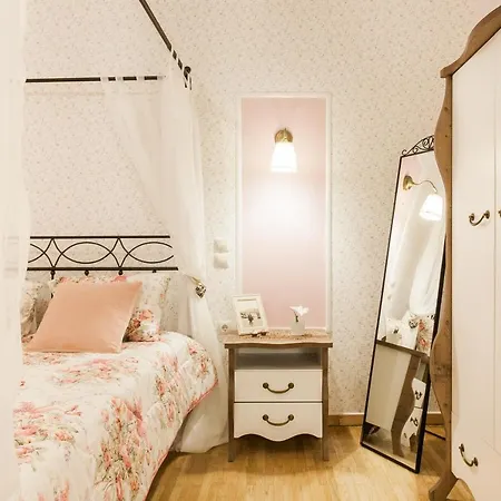 Syntagma Private Sweet Safe Double With Shared Bathroom *